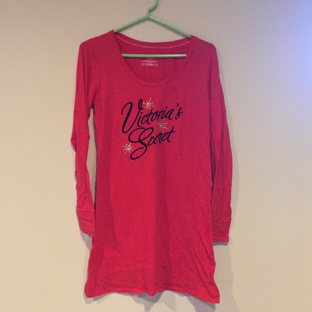 Victoria’s Secret | Red Sleep shirt